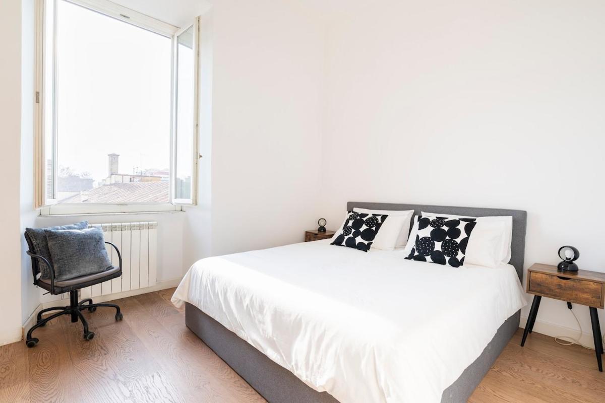 Principe House, Rome, 3 Bedroom 2 Bath, Elegant Full Of Light Appartement